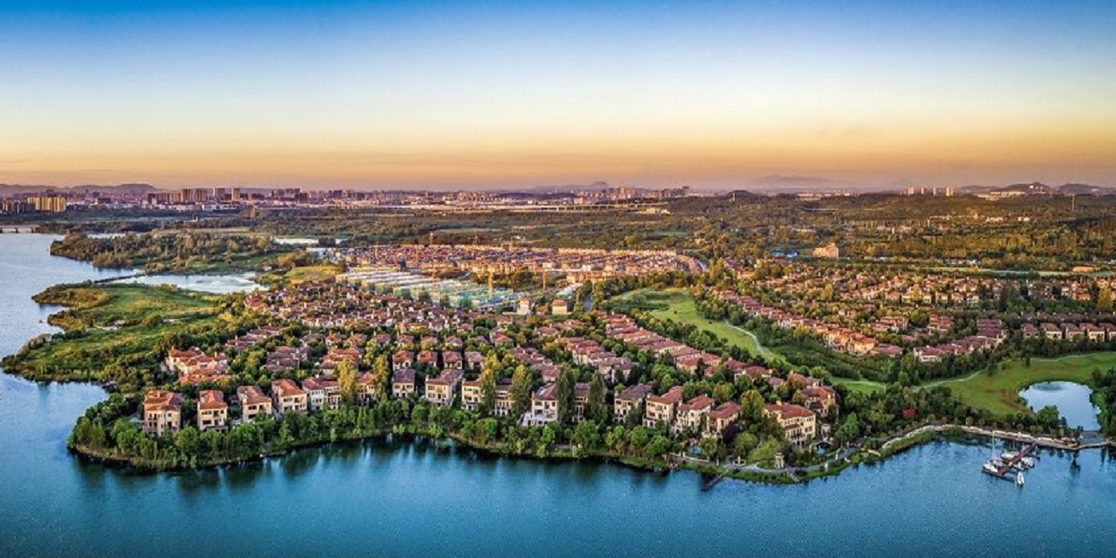 卧龙湖风情小镇